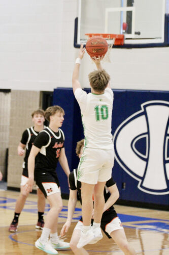 Unbeaten Gael boys rally to top Madrid in Hardwood Classic